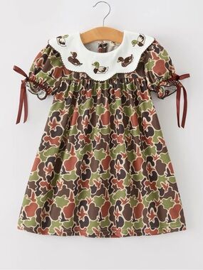 Kids Duck-Appliqué Collar Dress in Olive, Brown and Rust